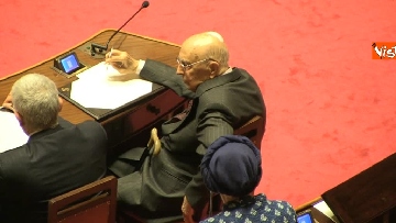 6 - Gentiloni in aula al Senato per riferire sulla crisi siriana