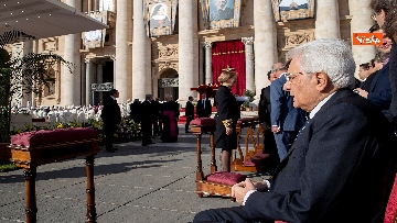 4 - Mattarella alla canonizzazione di cinque nuovi santi in Piazza San Pietro