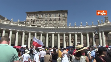 7 - L'Angelus di Papa Francesco in Piazza San Pietro
