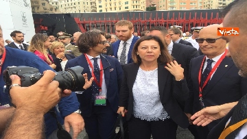 5 - De Micheli arriva al Salone Nautico di Genova, accolta dal sindaco Bucci