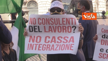 8 - Manifestazione dei giovani professionisti davanti a Montecitorio, le foto