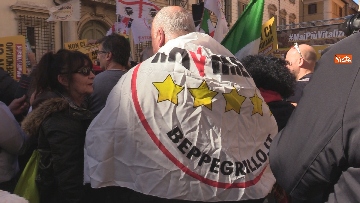 8 - Movimento Cinque Stelle manifesta conro i vitalizi a Roma
