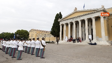 4 - Mattarella arriva ad Atene al vertice dei Capi di Stato del Gruppo Arraiolos