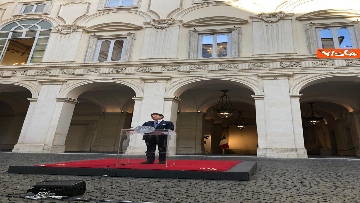 1 - Conte in conferenza stampa a Palazzo Chigi, immagini