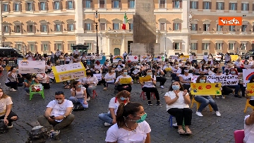 15 - Nidi privati, la protesta a Montecitorio contro il dl Rilancio