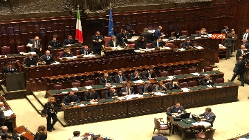 8 - Dl Anticorruzione, presenti in aula Conte, Salvini e Di Maio per il primo dibattito alla Camera