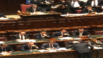 5 - Dl Anticorruzione, presenti in aula Conte, Salvini e Di Maio per il primo dibattito alla Camera