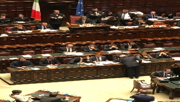 6 - Dl Anticorruzione, presenti in aula Conte, Salvini e Di Maio per il primo dibattito alla Camera
