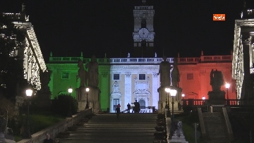 2 - Il Campidoglio si illumina con il tricolore
