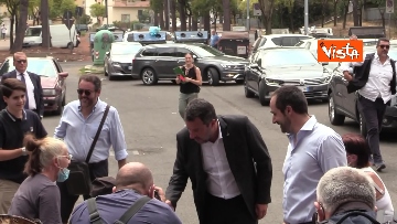 8 - Salvini e Michetti visitano il quartiere romano di Casale Caletto. Le foto