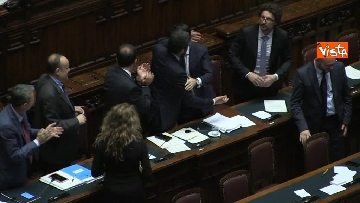 11 - Conte ottiene fiducia alla Camera dei Deputati con 350 voti