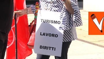 4 - Flash Mob dei lavoratori del Turismo a Milano