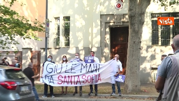 8 - Santa Sofia, Salvini al consolato turco di Milano. Le immagini del presidio