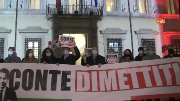1 - Dl sicurezza, “Conte dimettiti”. Flash mob del centrodestra a Palazzo Chigi con Salvini, Meloni e Tajani. Le foto