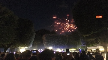 4 - Lo spettacolo dei fuochi d'artificio alla festa per il 4 luglio dell'ambasciata Usa