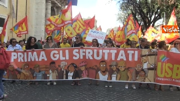 1 - 'Prima gli sfruttati' la manifestazione a Roma 