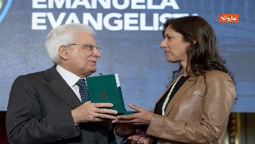 12 - Mattarella consegna le onorificenze OMRI, le immagini