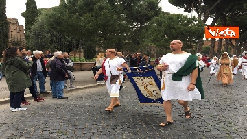 1 - Natale di Roma, il corteo storico ritorna a Circo Massimo
