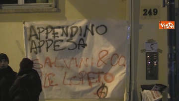 4 - Il presidio degli anarchici a Torino contro la Lega