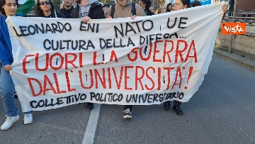 5 - A Milano gli studenti manifestano: 