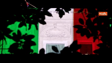 5 - Il Torrino del Quirinale illuminato dal tricolore