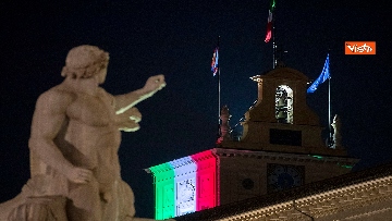 3 - Il Torrino del Quirinale illuminato dal tricolore