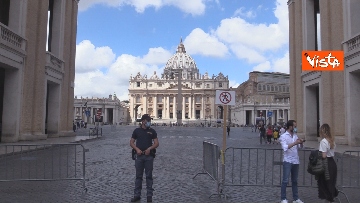 6 - Angelus in Piazza San Pietro tra distanze di sicurezza e file, le foto