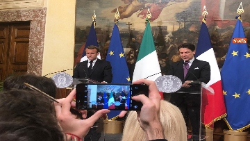 7 - Conte e Macron in conferenza stampa a Palazzo Chigi