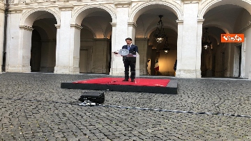 2 - Conte in conferenza stampa a Palazzo Chigi, immagini