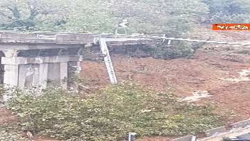 1 - Viadotto crollato sull'Autostrada A6 Torino-Savona a causa del maltempo