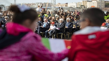1 - Il presidente Mattarella alla partenza della Nave della Legalità