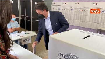 9 - Conte alle urne per le elezioni, il momento del voto