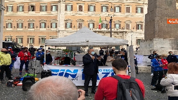 3 - Palestre e piscine contro i Dpcm. Le foto della protesta degli sportivi a Montecitorio 
