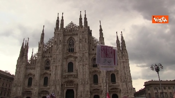 3 - Centinaia di persone davanti al Duomo di Milano per il presidio contro il Ddl Zan, presente anche Salvini