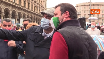 2 - Centinaia di persone davanti al Duomo di Milano per il presidio contro il Ddl Zan, presente anche Salvini