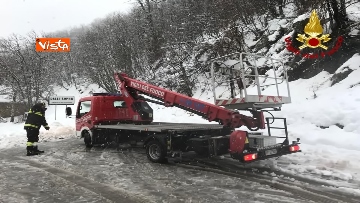 9 - Maltempo e neve, Vigili del fuoco: “150 interventi in 24 ore tra Veneto e Toscana”. Le immagini