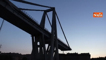 9 - Ponte Morandi, le immagini del luogo del crollo