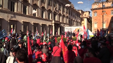 8 - Morti sul lavoro, le foto della protesta di Cgil, Cisl e Uil a Roma