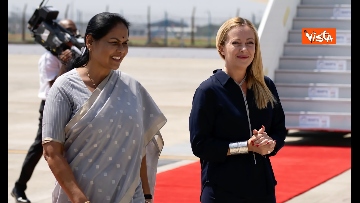 3 - G20 India, Meloni arriva a Nuova Delhi per il vertice, accolta da delegazione e balli tradizionali