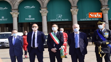5 - Festa della Repubblica, a Milano alzabandiera in piazza Duomo con il sindaco Sala  