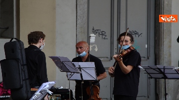 6 - Teatro Regio Torino, orchestrali suonano contro il commissariamento
