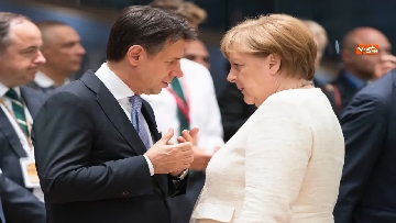 5 - Ue, scambio tra Merkel e Conte prima dell'inizio del Consiglio Ue