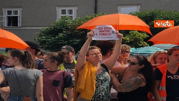 3 - Manifestazione per Carola durante la visita di Mattarella a Salisburgo 