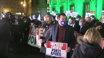 12 - Dl sicurezza, “Conte dimettiti”. Flash mob del centrodestra a Palazzo Chigi con Salvini, Meloni e Tajani. Le foto