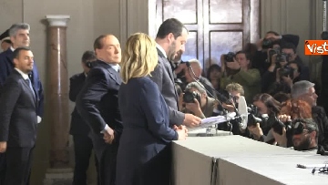 1 - Salvini Berlusconi e Meloni insieme al Quirinale per le consultazioni