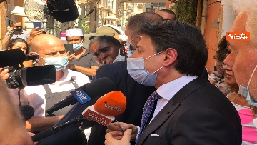 6 - Conte risponde alle domande dei giornalisti dopo un pranzo in centro a Roma