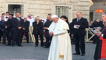 5 - Papa Francesco al tradizionale omaggio alla Statua dell'Immacolata