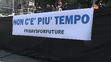 5 - Greta Thunberg alla manifestazione per il clima a Roma