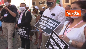 1 - Manifestazione dei giovani professionisti davanti a Montecitorio, le foto