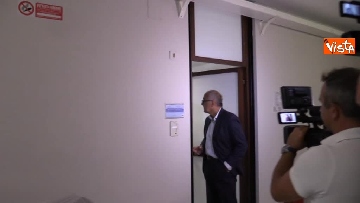 4 - Il capo Procuratore Francesco Cozzi esce dal suo ufficio in Procura